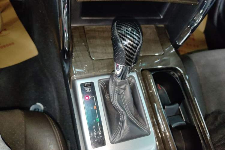 Used Toyota Reiz 2013 2.5V Shangrui Edition Gear Lever