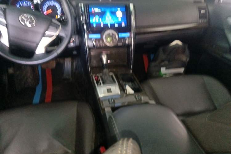 Used Toyota Reiz 2013 2.5V Elite Edition Gear Lever