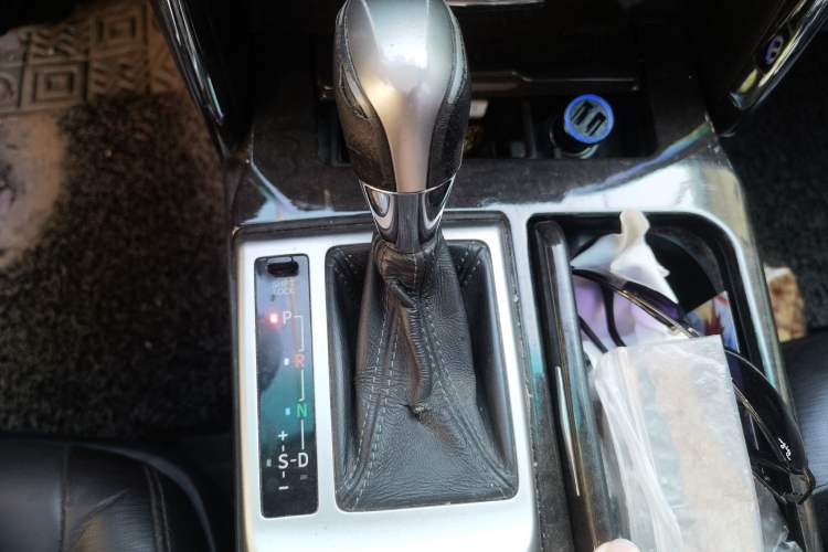 Used Toyota Reiz 2013 2.5V Supreme Edition Gear Lever