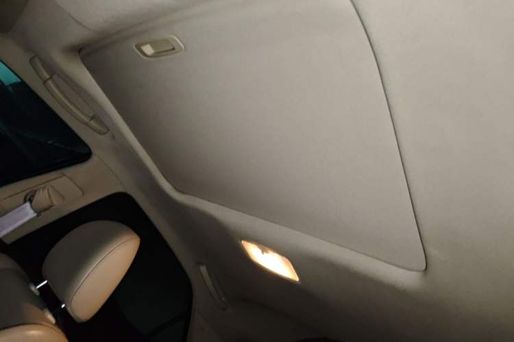 Used Toyota Reiz 2013 2.5V Supreme Edition Headliner