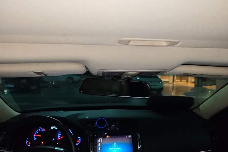 Used Toyota Reiz 2013 2.5V Elite Edition Headliner