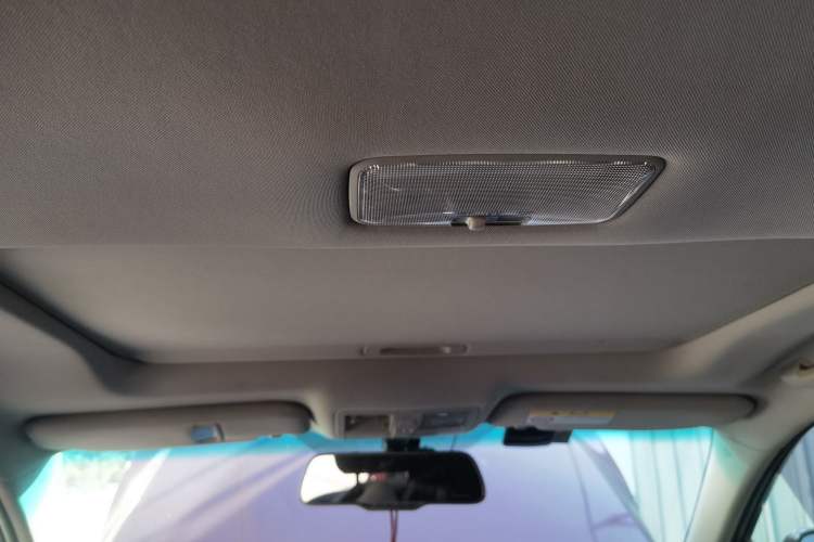 Used Toyota Reiz 2013 2.5V Supreme Edition Headliner
