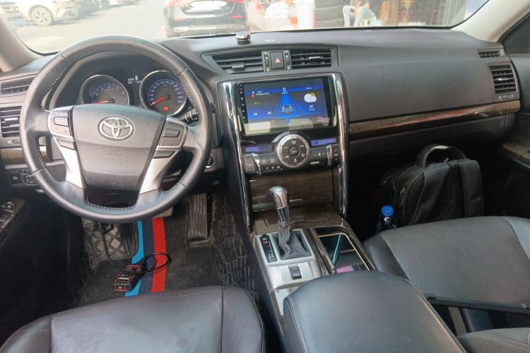 Used Toyota Reiz 2013 2.5V Elite Edition Interior 2
