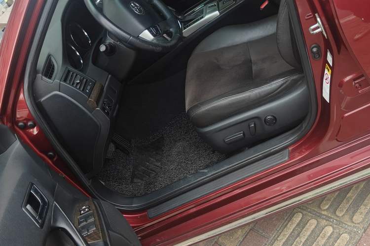 Used Toyota Reiz 2013 2.5V Shangrui Navigation Edition Interior 3