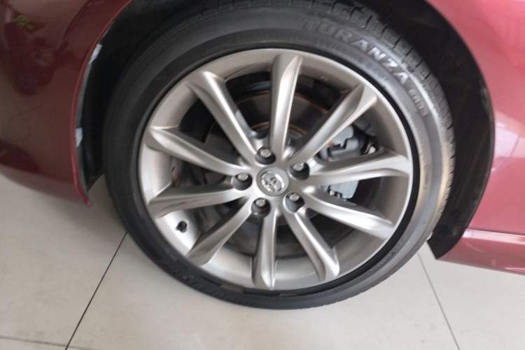 Used Toyota Reiz 2013 2.5V Shangrui Edition Left Front Wheel Hub