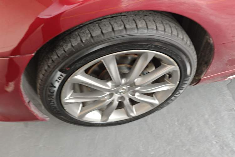 Used Toyota Reiz 2013 2.5V Shangrui Edition Left Front Wheel Hub