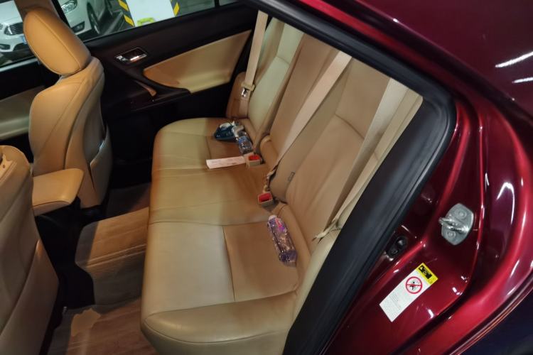 Used Toyota Reiz 2013 2.5V Supreme Edition Left Rear Seat