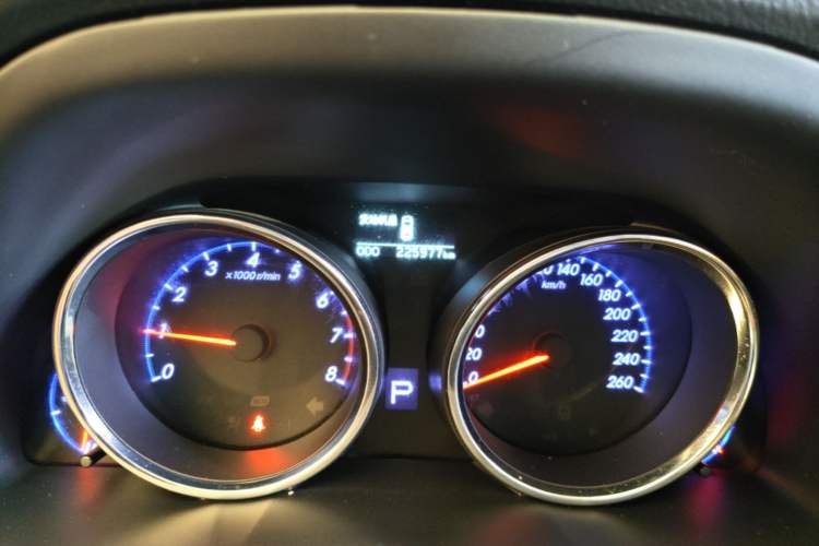 Used Toyota Reiz 2013 2.5S Elite Edition Odometer Close Up