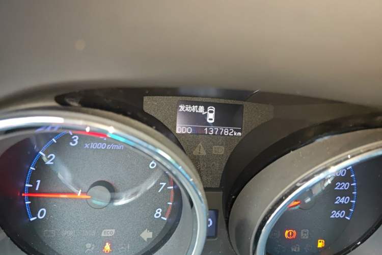 Used Toyota Reiz 2013 2.5V Elite Edition Odometer Close Up