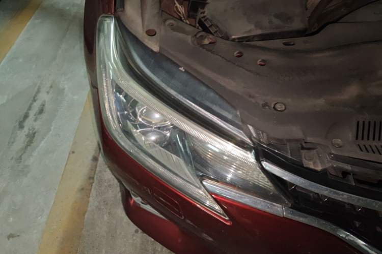 Used Toyota Reiz 2013 2.5V Supreme Edition Right Front Headlight