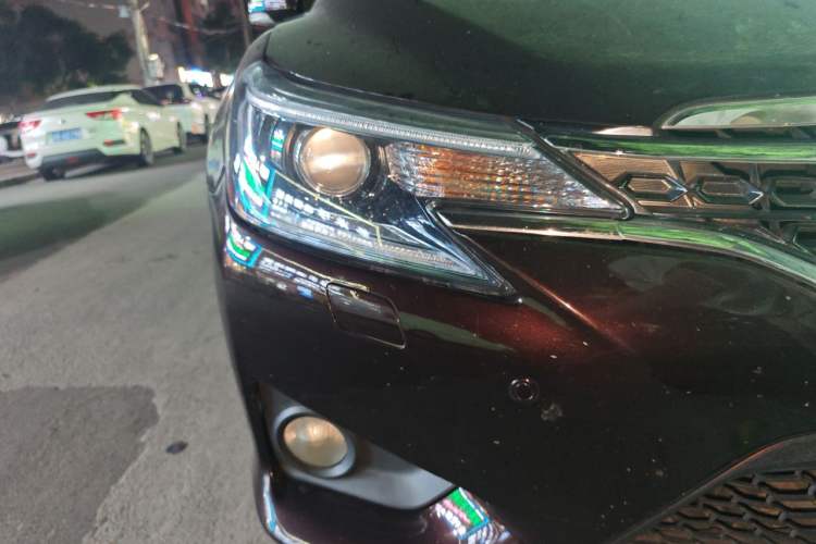 Used Toyota Reiz 2013 2.5V Shangrui Edition Right Front Headlight