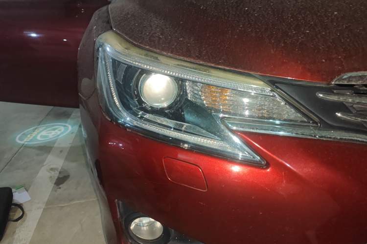 Used Toyota Reiz 2013 2.5V Supreme Edition Right Front Headlight