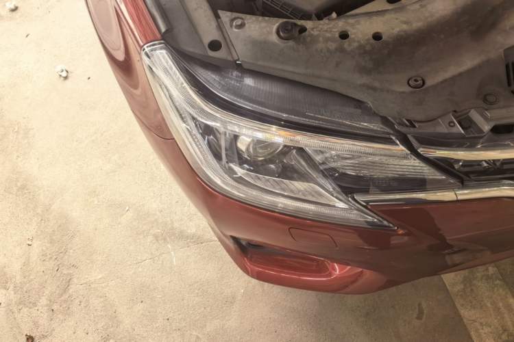 Used Toyota Reiz 2013 2.5V Elite Edition Right Front Headlight