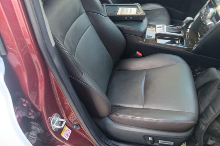Used Toyota Reiz 2013 2.5V Elite Edition Right Front Seat