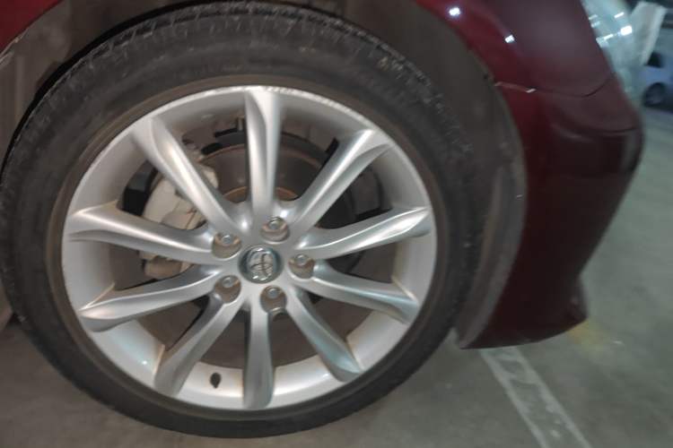 Used Toyota Reiz 2013 2.5V Supreme Edition Right Front Wheel Hub