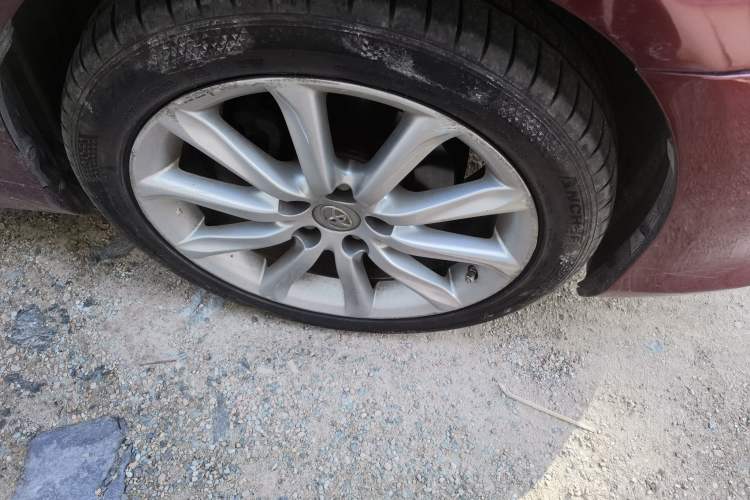Used Toyota Reiz 2013 2.5V Supreme Edition Right Front Wheel Hub