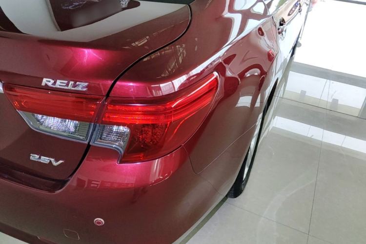 Used Toyota Reiz 2013 2.5V Elite Edition Right Rear Taillight