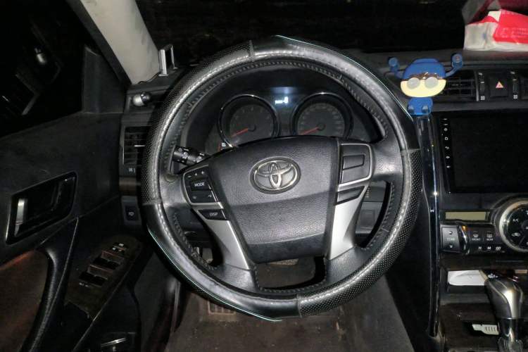 Used Toyota Reiz 2013 2.5V Elite Edition Steering Wheel