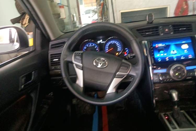 Used Toyota Reiz 2013 2.5V Elite Edition Steering Wheel