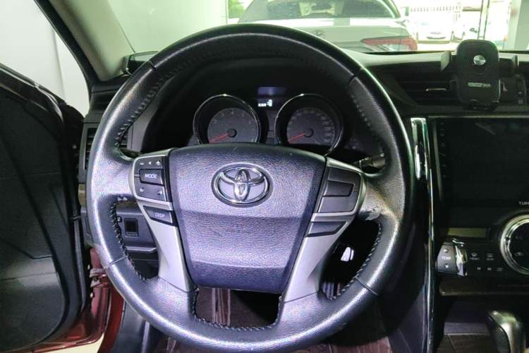 Used Toyota Reiz 2013 2.5V Elite Edition Steering Wheel