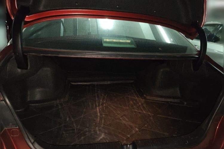 Used Toyota Reiz 2013 2.5V Supreme Edition Trunk