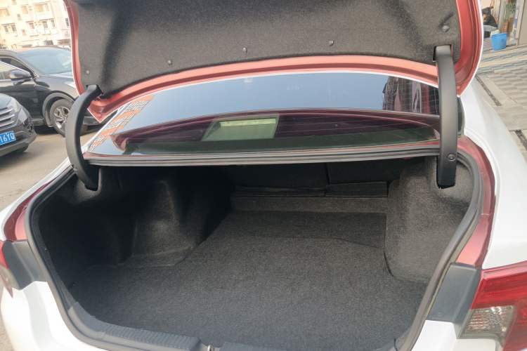 Used Toyota Reiz 2013 2.5V Elite Edition Trunk