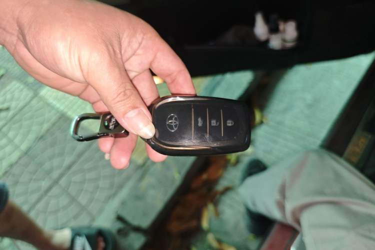 Used Toyota Reiz 2013 2.5V Shangrui Edition Vehicle Key