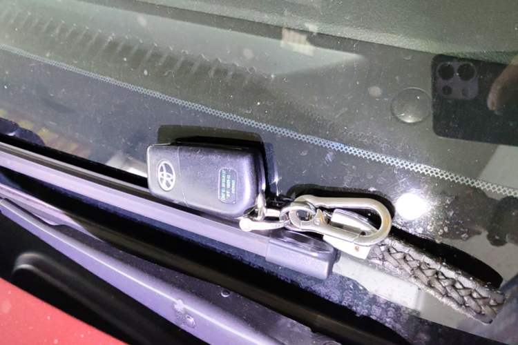 Used Toyota Reiz 2013 2.5V Elite Edition Vehicle Key