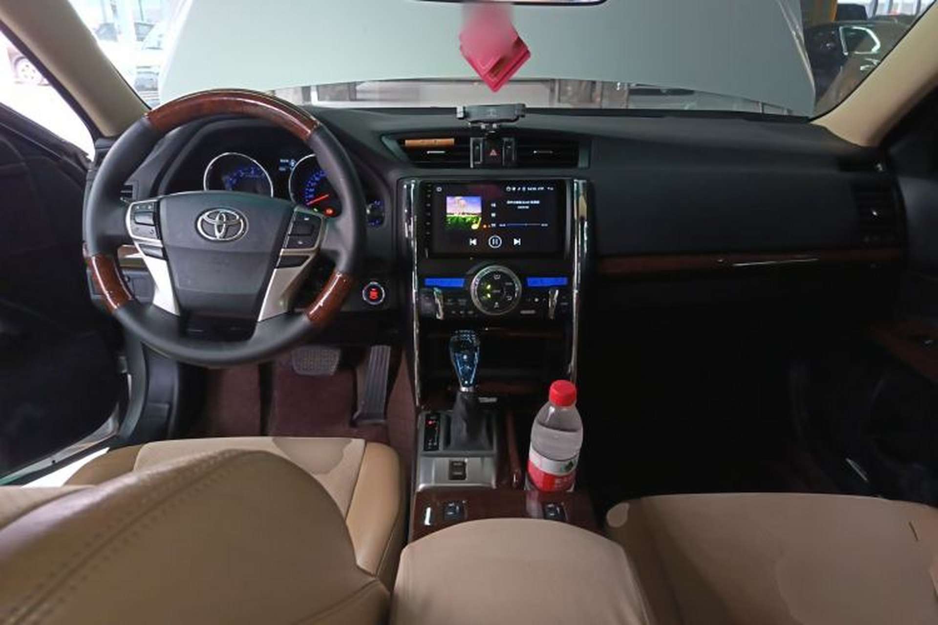 Used Toyota Reiz 2013 2.5V Shangrui Edition Center Console