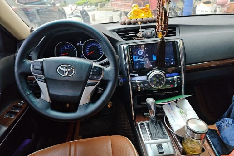 Used Toyota Reiz 2013 2.5V Shangrui Edition Center Console