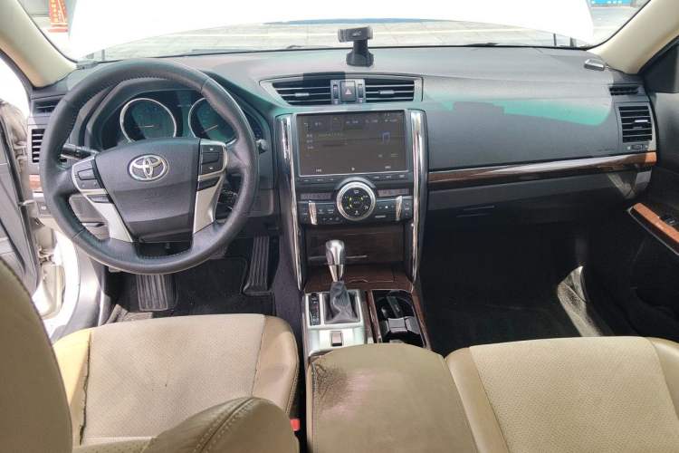 Used Toyota Reiz 2013 2.5V Shangrui Edition Center Console