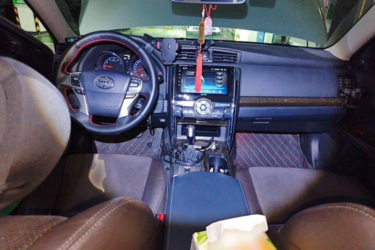 Used Toyota Reiz 2013 2.5V Shangrui Edition Center Console