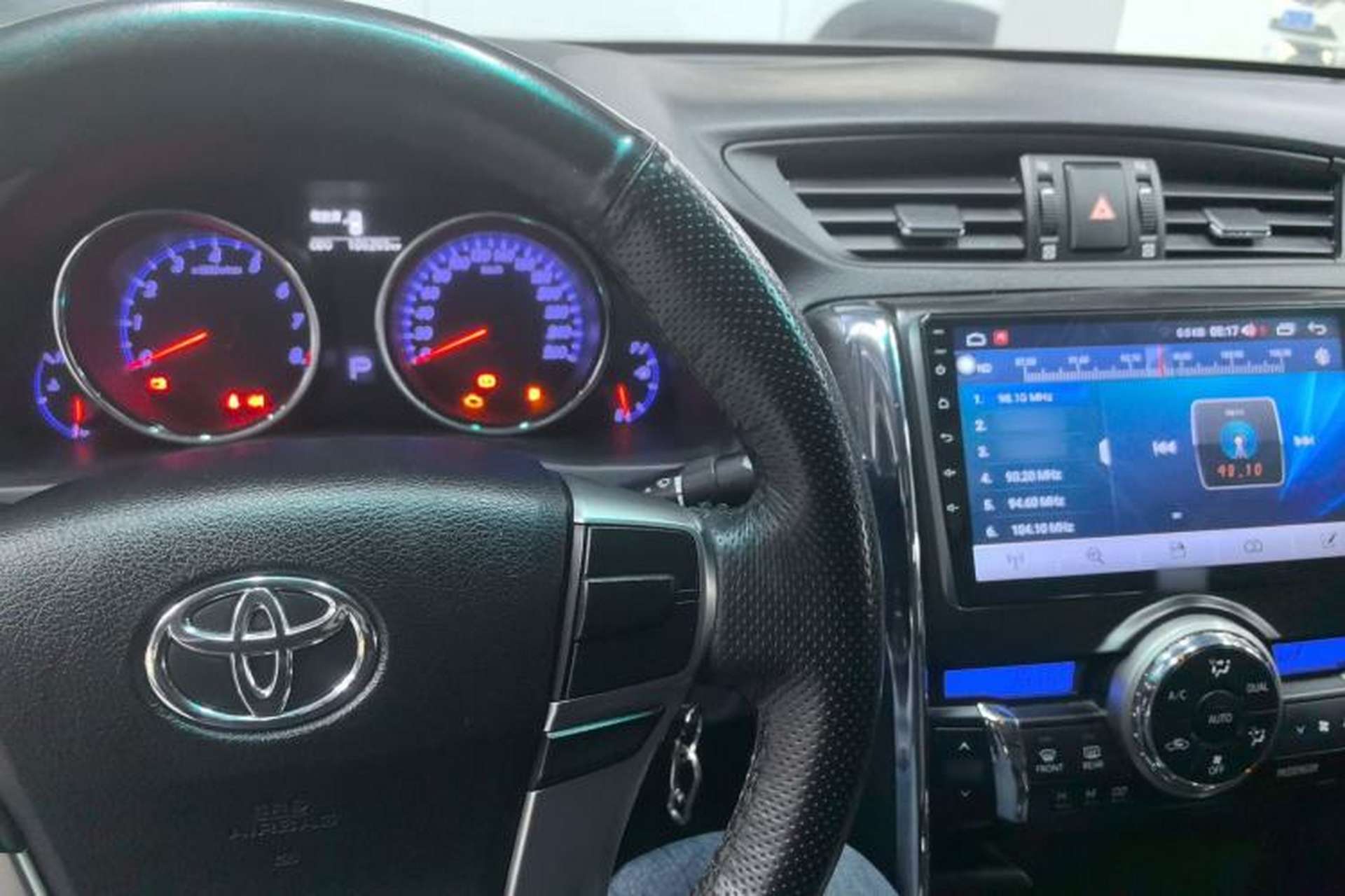 Used Toyota Reiz 2013 2.5V Elite Edition Center Console