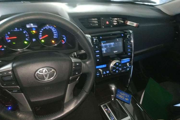 Used Toyota Reiz 2013 2.5V Shangrui Edition Center Console