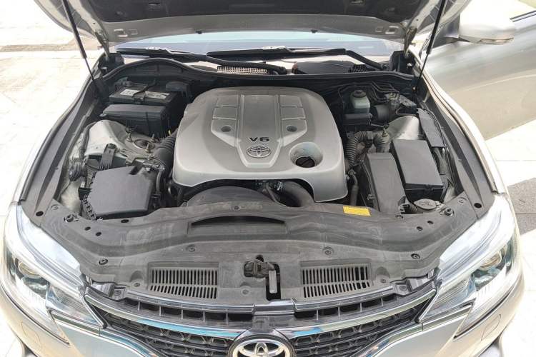Used Toyota Reiz 2013 2.5V Shangrui Edition Engine Bay