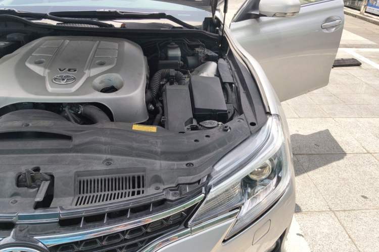 Used Toyota Reiz 2013 2.5V Shangrui Edition Engine Bay Left