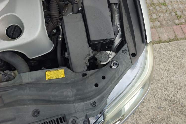 Used Toyota Reiz 2013 2.5V Elite Edition Engine Bay Left