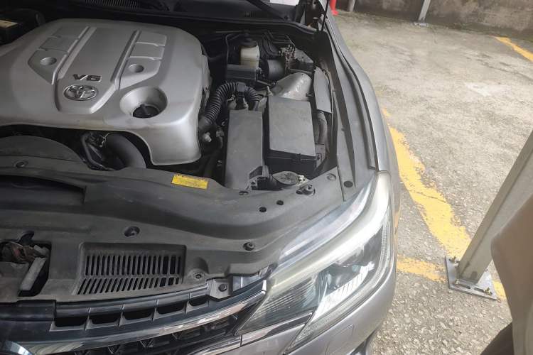 Used Toyota Reiz 2013 2.5S Elite Edition Engine Bay Left