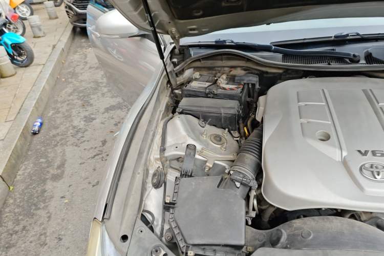 Used Toyota Reiz 2013 2.5V Shangrui Edition Engine Bay Right
