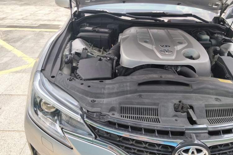 Used Toyota Reiz 2013 2.5V Shangrui Edition Engine Bay Right