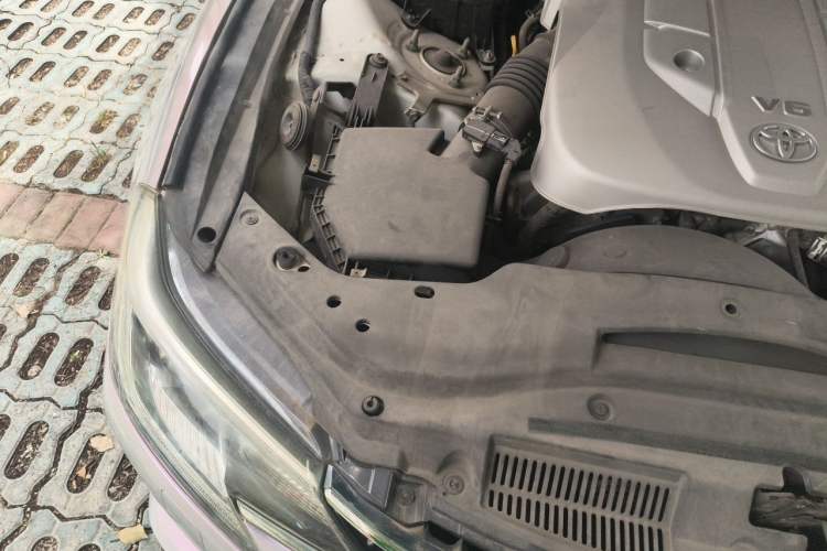 Used Toyota Reiz 2013 2.5S Elite Edition Engine Bay Right