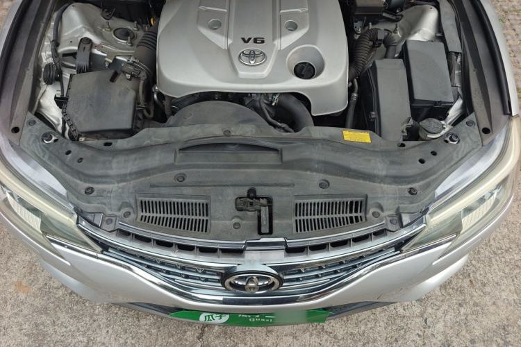Used Toyota Reiz 2013 2.5V Elite Edition Engine Bay
