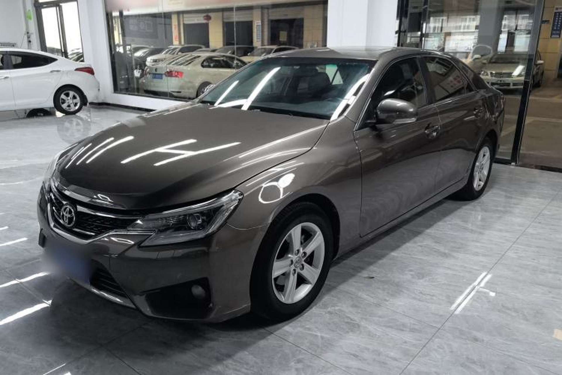 Used Toyota Reiz 2013 2.5V Elite Edition Front Left 45 Deg