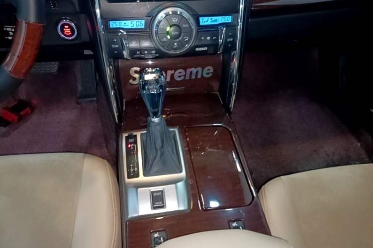 Used Toyota Reiz 2013 2.5V Shangrui Edition Gear Lever