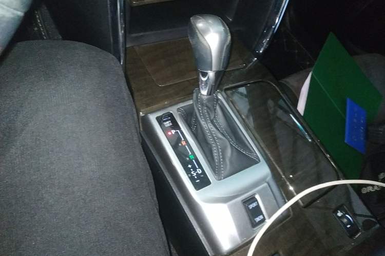 Used Toyota Reiz 2013 2.5V Shangrui Edition Gear Lever