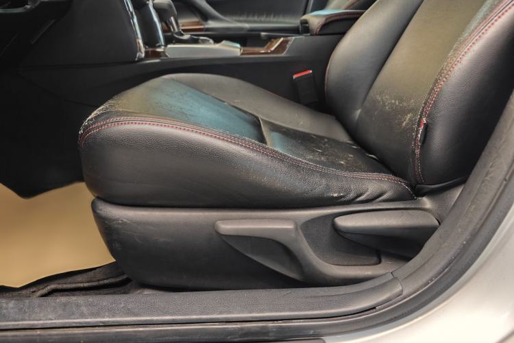 Used Toyota Reiz 2013 2.5S Elite Edition Interior 10