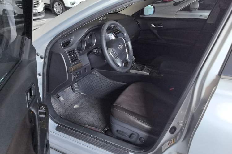 Used Toyota Reiz 2013 2.5V Shangrui Edition Interior 2