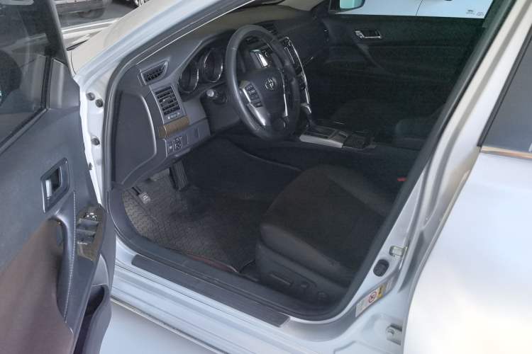 Used Toyota Reiz 2013 2.5V Shangrui Edition Interior 2