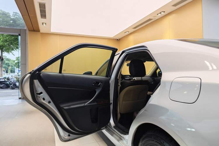 Used Toyota Reiz 2013 2.5S Elite Edition Interior 3