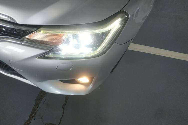 Used Toyota Reiz 2013 2.5V Shangrui Edition Left Front Headlight